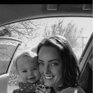 Meet your Posher, Larissa